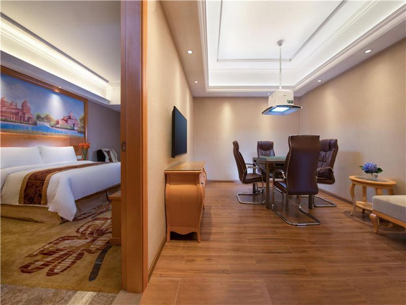 Vienna Hotel Dongguan Shi Eksteriør billede